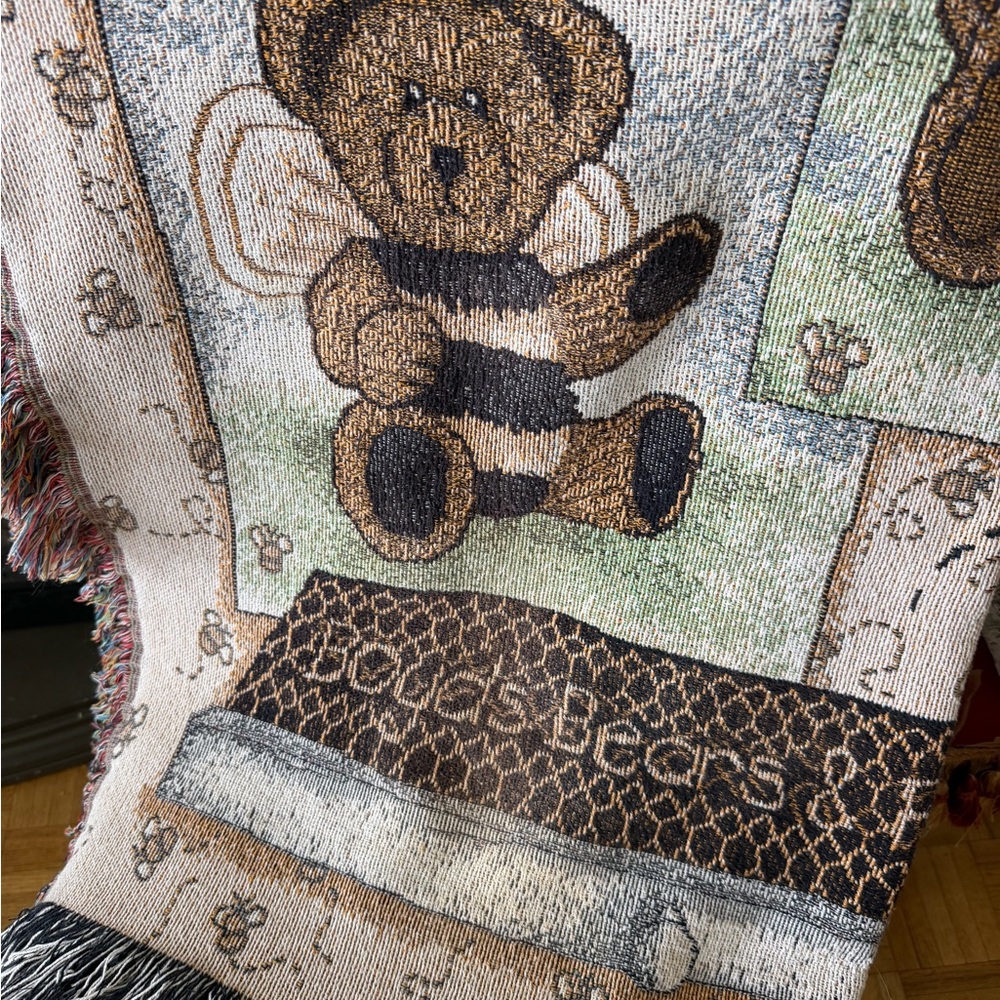 Boyds Bears & Bees Woven Tapestry Throw - Brown, Black, Green